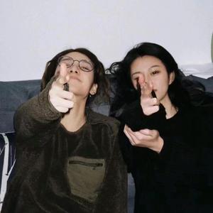 美女真人穿丝袜视频大全
