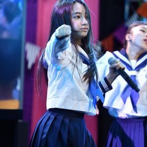 美女真人穿丝袜视频大全
