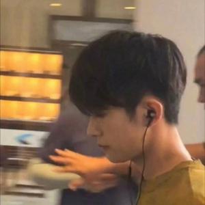 美女真人穿丝袜视频大全
